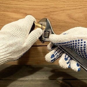 ถุงมือทำงานผ้าคอตตอนถักสีฟ้าลายจุดและสีขาวทำจากพีวีซีถุงมือเพื่อความปลอดภัยพร้อมคุณสมบัติกันความร้อนป้องกันการตัดป้องกันการลื่น - Product Image 6