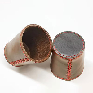 Gobelet à dés de luxe en cuir/PU durable, écologique, fait main et personnalisé avec logo sur mesure - Product Image 6