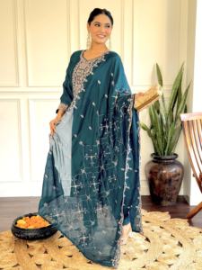 Trajes Shalwar Kameez de Seda Cosidos para Mujer, Estilo Indio-Pakistaní, de Primera Calidad, Vestido Salwar Elegante para Adultos, Venta al Por Mayor - Product Image 2