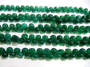Perles en pierre d'onyx vert naturel, forme d'oignon, lisses, 6-8 mm, 8 pouces de long - Product Image 2