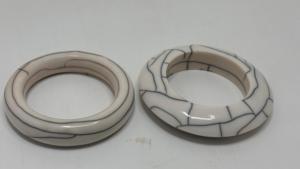 Bracelets en résine faits à la main, motif mosaïque craquelé, finition brillante, bijoux pour femmes, vente en gros pour boutiques et événements festifs - Product Image 5