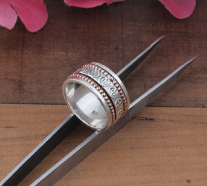 Anillo Minimalista de Plata de Ley con Banda de Cuerda Trenzada, Engaste de Bisel, Delicado, Apilable, con Nudo Simple, Joyería de Moda - Product Image 4