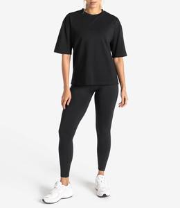 Camiseta de Mujer al por Mayor Personalizada, sin Costuras, Ajustada, Cuello Redondo, Negra, Manga Corta, Clásica, Informal - Product Image 5