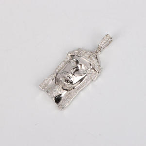 จี้มงกุฎศาสนาพรีเมียม ประดับเพชร VVS และมอสซาไนต์ - Product Image 1