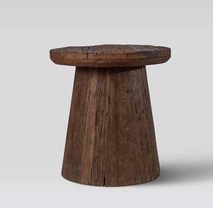 Table d'appoint en bois chic, conçue pour compléter un décor moderne, avec un look épuré et une finition bois chaleureuse - Product Image 3