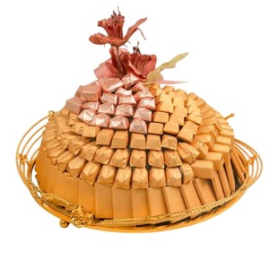 Bandeja de Regalo de Metal Premium para Chocolates, Material Metálico Dorado Elegante y de Lujo, Chocolates al por Mayor para Regalos de Boda y Eventos en Oferta - Product Image 1