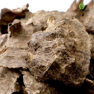 Kinam Oud Naturel Pur Grade Triple 40 Ans Bois d'Agar Parfumé en Copeaux OUD VIETNAM Ha Tinh Encens OWC1 Toutes Saisons - Product Image 2