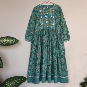 Vestido largo maxi de algodón verde marino con estampado a mano, bordado floral, elegante, de manga larga, estilo étnico indio, con vuelo. - Product Image 4