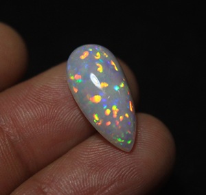 Gemas Hasnain, Ópalo de Fuego con Puntos, 5.60 Quilates, Ópalo Etíope Natural, 19.5*10*6.5mm, Corte Pera, Cabujón, Multifuego, Gema Suelta - Product Image 3