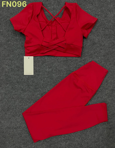 Ensemble de yoga et fitness 2 pièces couleur unie à prix abordable - Tenue de sport taille haute à bretelles croisées pour sculpter et étirer - Product Image 4