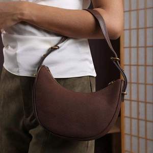 Bolso de Hombro Vintage en Forma de Media Luna, de Cuero PU, con Cierre, Portátil, para Uso Diario y Viajes - Product Image 3