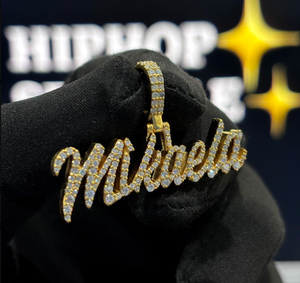 Colgante Personalizado HIPHOP SPARKLE con Nombre Mikaela, Plata de Ley 925, Chapado en Oro, Moissanita VVS, Collar con Letras Escritas Estilo Hip Hop - Product Image 2