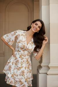 Vestido de Crepé con Estampado Floral Blanco para Mujer, Cuello en V, Manga Tres Cuartos, Completamente Cosido, Estilo Casual, Atuendo de Moda - Product Image 4