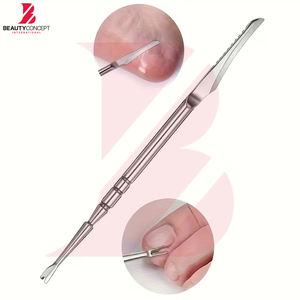 Juego de manicura de acero inoxidable de 3 piezas, con un cortaúñas de doble punta, un empujador de cutículas y una caja de almacenamiento - Product Image 4