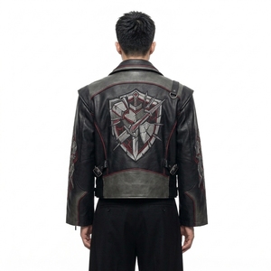 Blouson moto en cuir noir pour homme avec motif de bouclier brodé et accents rouges, col rabattable, fermeture éclair - Product Image 2