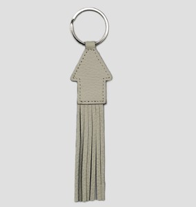 Porte-clés en cuir personnalisé en forme de maison de style dessin animé, durable, avec franges et design élégant, idéal pour la vente en gros et comme cadeau. - Product Image 6