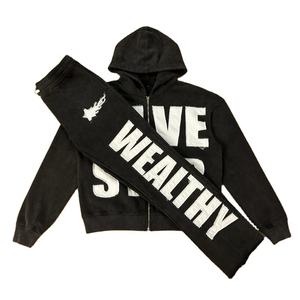 Conjunto de Sudadera con capucha recortada y pantalones de chándal bordados con apliques desgastados de retazos de algodón pesado personalizado para hombre - Product Image 1