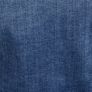 Veste en jean courte tendance pour femme avec bords effilochés - Product Image 6