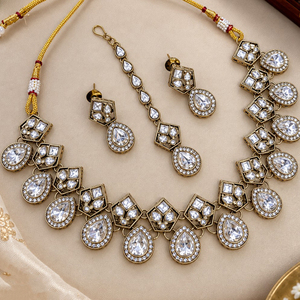Ensemble collier et boucles d'oreilles pour femme JeweleMarket, plaqué or, avec cristaux et strass, style ethnique, pour mariage, fiançailles, anniversaire, fête, cadeau - Product Image 5