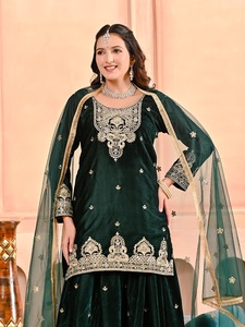 Ensemble Kurti en velours de viscose épais avec broderie, pantalon palazzo doublé et dupatta en tulle papillon NG 4009 - Product Image 4