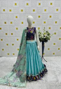 Salwar Kameez con Bordado y Estampado para Niñas de NiMa Creations, Traje Tradicional Indio para Bodas, Diwali y Fiestas, en Seda Chinon, Largo hasta la Rodilla, de Secado Rápido - Product Image 1