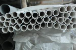 Tuyau d'alimentation en eau UPVC gris 32 mm (1 pouce) PN6 à extrémité plate, rigide, haute résistance, 3 mètres, solution de plomberie - Product Image 2