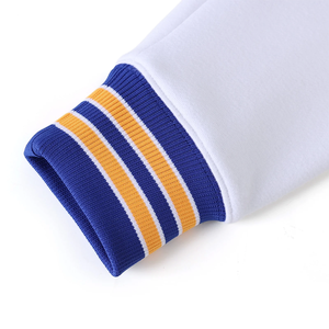Cárdigan personalizado de forro polar blanco con cuello en V de Oakwood University para compradores mayoristas de ropa, para el abastecimiento de ropa personalizada para organizaciones. - Product Image 5