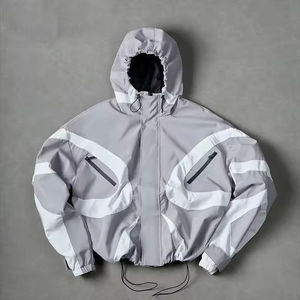 Chaqueta con Capucha Impermeable y Cortavientos para Hombre, Diseño Personalizado OEM, Fabricada con Materiales Ecológicos, Transpirables y Bordados de Alta Calidad - Product Image 1
