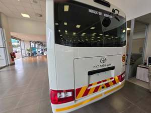 Toyota Coaster 2.8D GL A/T de 23 Plazas Usada, Año 2026, en Excelente Estado - Product Image 6