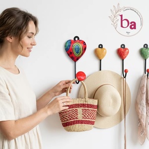 Crochet mural en céramique fait main Ba en forme de cœur, rouge avec motif coloré, design original, crochet simple - Product Image 2