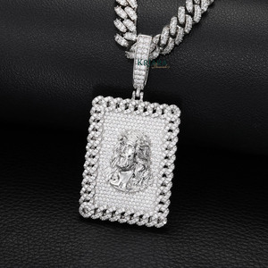 Pendentif religieux en argent 925 plaqué or 18 carats avec visage de Jésus et diamant Moissanite, bijou chrétien unisexe pour occasions festives - Product Image 4