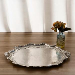 Bandeja de Servicio Clásica de Metal Plateado con Bordes y Asas Ornamentados, Ideal para Decoración del Hogar, Servir y Regalar, Procedente de la India - Product Image 5
