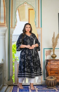 Kurti Anarkali de Rayón para Mujer, Talla Grande, Estampado Floral Negro, Cuello Angrakha, Mangas Acampanadas, Cómodo, Informal, para Uso Diario - Product Image 1