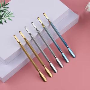 Juego de Herramientas de Acero Inoxidable de Doble Punta para Empujar Cutículas, Empujador de Cutículas Reutilizable, Herramientas de Belleza con Punta Afilada de Doble Cabeza - Product Image 1
