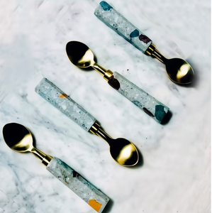 Cuchara de mesa con mango de mármol azul cielo, juego de cubiertos de acero inoxidable con revestimiento PVD dorado, perfecto para cenas elegantes, bodas y restaurantes. - Product Image 1