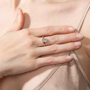 Anillo de compromiso ovalado de diamante cultivado en laboratorio, personalizado de 2 quilates, oro de 14k, banda ancha extraíble tipo cigarro, conjunto nupcial modular, venta al por mayor de fábrica - Product Image 4