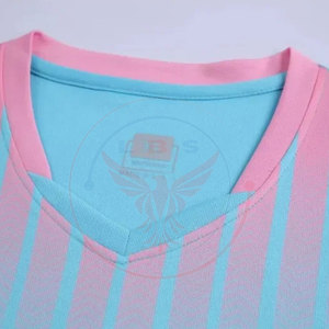 Nouvel ensemble d'uniformes de football deux pièces respirant, faible MOQ, couleur et logo personnalisables, pour équipes unisexes - Product Image 2