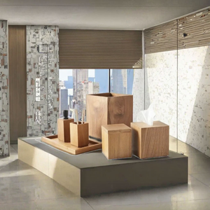 Ensemble de salle de bain écologique en bambou cinq pièces : distributeurs de shampoing et gel douche, porte-brosse à dents en bois, porte-savon en bois - Product Image 4