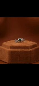 Anillo de Compromiso de Diamante Moissanite de Corte Redondo de Alta Calidad, Plata de Ley 925, Engaste de Canal, Certificado IGI, Anillo Nupcial de Lujo - Product Image 3