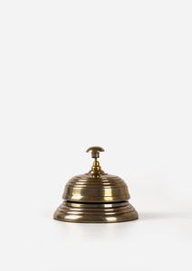 Campana de mesa de latón dorado pulido para decoración de mostrador de hotel y uso de servicio con estructura metálica resistente - Product Image 3