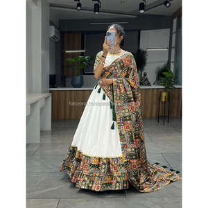 Colección completa de Chaniya Choli (Lehenga) cosida a mano 
 Colección Exclusiva de Chaniya Choli de Nuestro Armario de Diseñador - Product Image 2