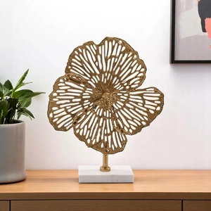 Sculpture florale contemporaine, décoration artistique de table, forme irrégulière, design fait main pour le salon - Product Image 6