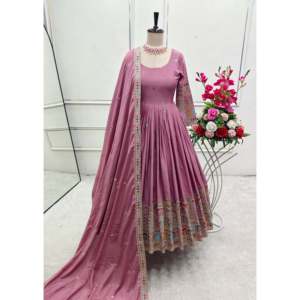 Magnifique robe Anarkali avec dupatta pour les fêtes et les événements du soir - Product Image 5
