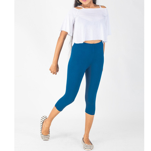 Leggings capri pour femmes de bonne qualité à bas prix, disponibles en nouveaux modèles avec logo personnalisé, prix avantageux, séchage rapide. - Product Image 1
