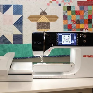 เครื่องเย็บผ้าและปักผ้ามืออาชีพ MERIT Bernina 790 Plus คุณสมบัติขั้นสูง ประสิทธิภาพสูง พร้อมห่วงปักขนาดใหญ่ - Product Image 3