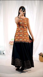 Lehenga Choli de Crepé para Mujer con Bordado y Estampado Digital, Moda Tradicional India para Diwali, Bodas y Fiestas - Product Image 1