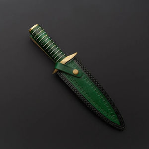 Cuchillo de caza hecho a mano de acero de Damasco con punta de gota, mango con rayas verdes y guardacuchillo dorado, personalizable DIY OEM - Product Image 2