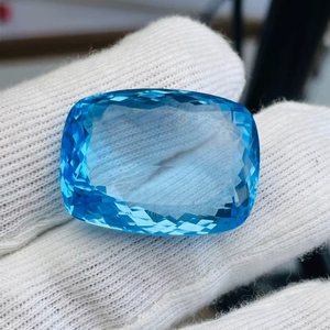 Topaze bleue naturelle, taille coussin, grande taille 77,66 carats, qualité AAA, lustre AAA, fabrication et polissage parfaits. - Product Image 1
