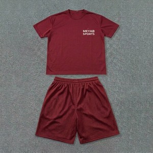 Ensemble de vêtements de sport pour homme en bordeaux, composé d'un t-shirt ample et d'un short en mesh, tenue décontractée d'été pour la salle de sport, respirant, coupe régulière - Product Image 4