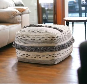 Pouf Ottoman en Macramé de Coton Moderne, Léger, Empilable, Couleurs Personnalisables, Idéal Entrée, Salon, Jardin - Grande Vente - Product Image 1